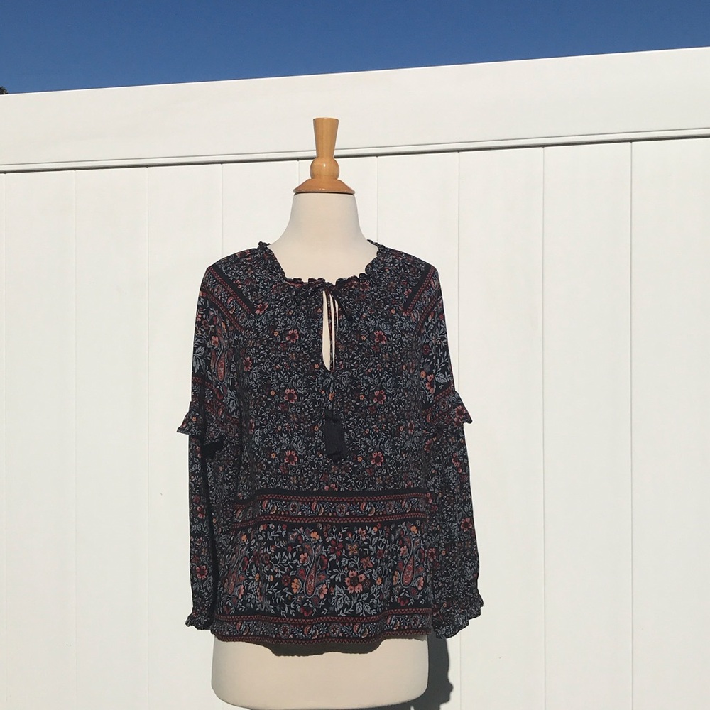 NWOT American Eagle Outfitters Floral  Blouse - Black Grey Red Blue Size Medium